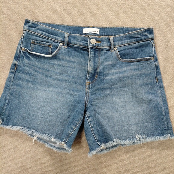 LOFT Pants - Loft Straight Raw Hem Denim Shorts Women's Size 14 Blue 33" Waist 5.5" Inseam